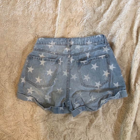Forever 21 high waisted star shorts - Picture 2 of 3